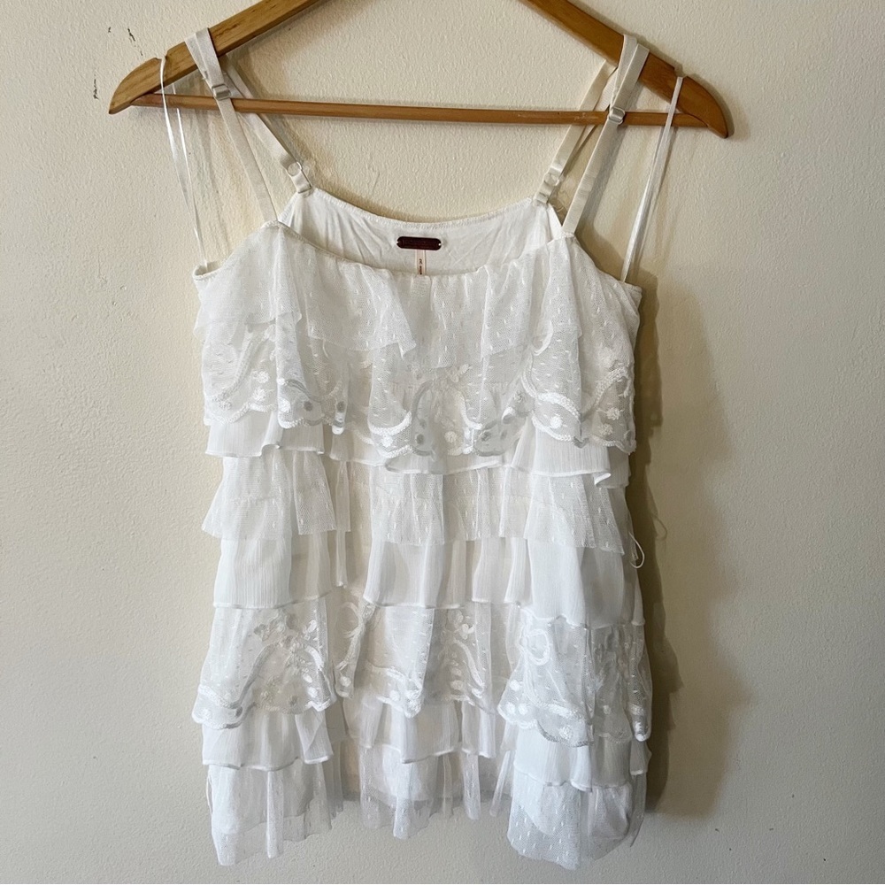Temperance White Lace Tiered Ruffle Tank Top Bra Strap Adjustable Women’s Small